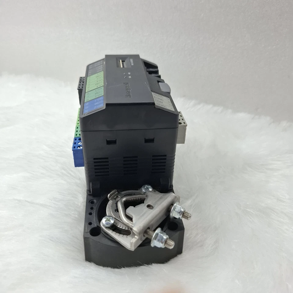 HONEYWELL PVB4022AS-E BACNET PROGRAMMABLE VAV CONTROLLER (NEW WITHOUT BOX)